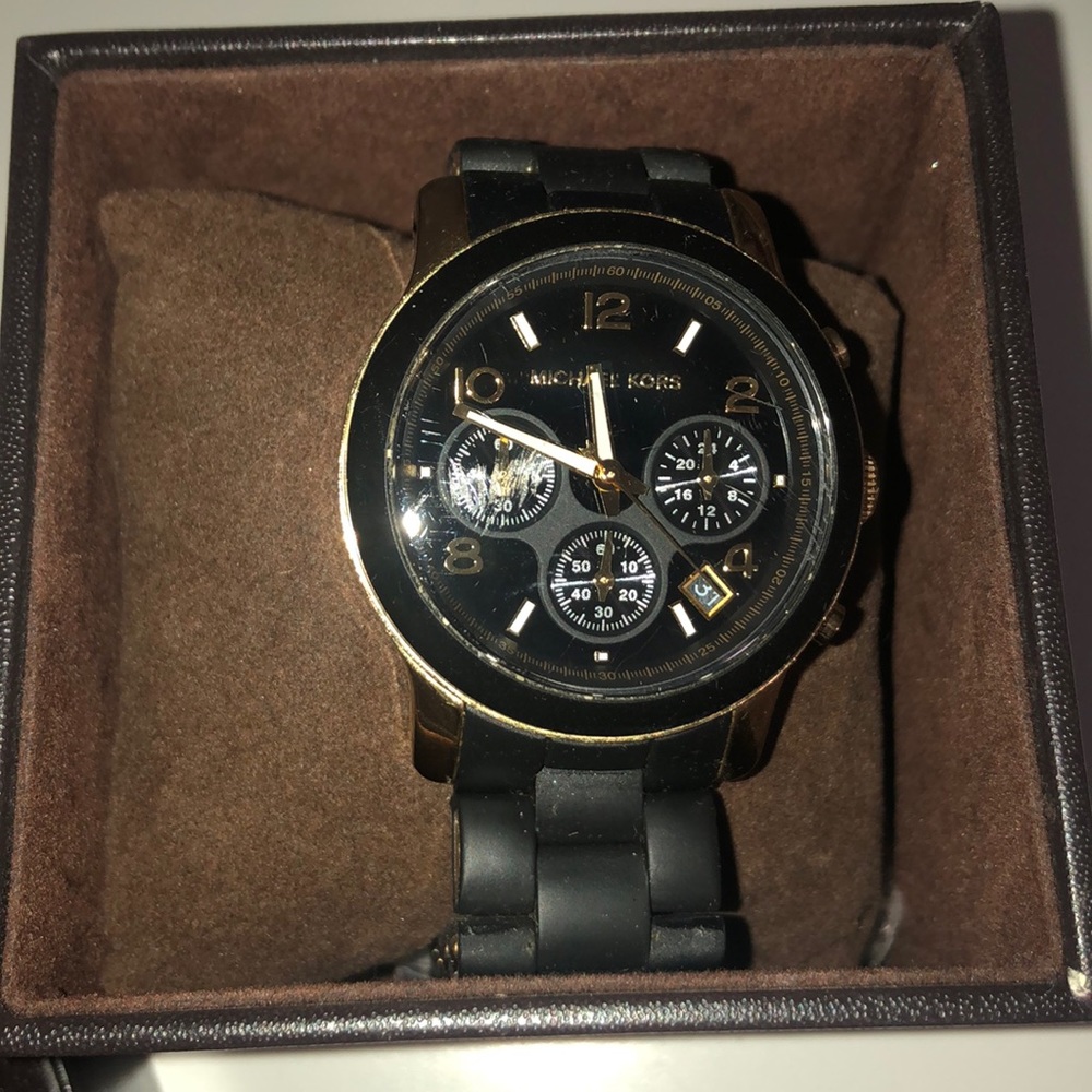 Watch - Picture 4 of 4